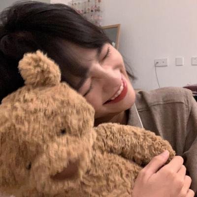 顾先生被小结巴偷亲了